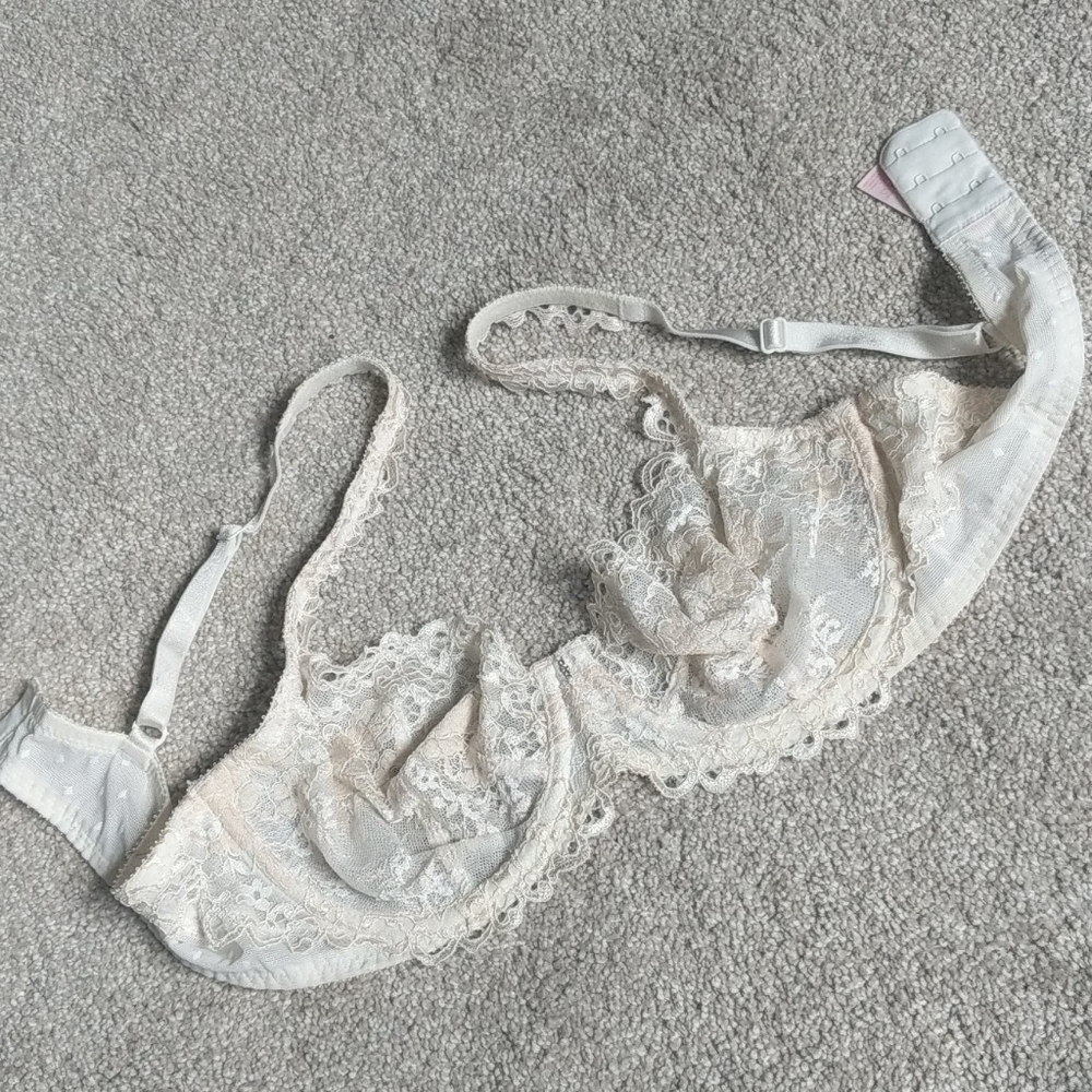 Victoria's Secret Lace Bra 36C